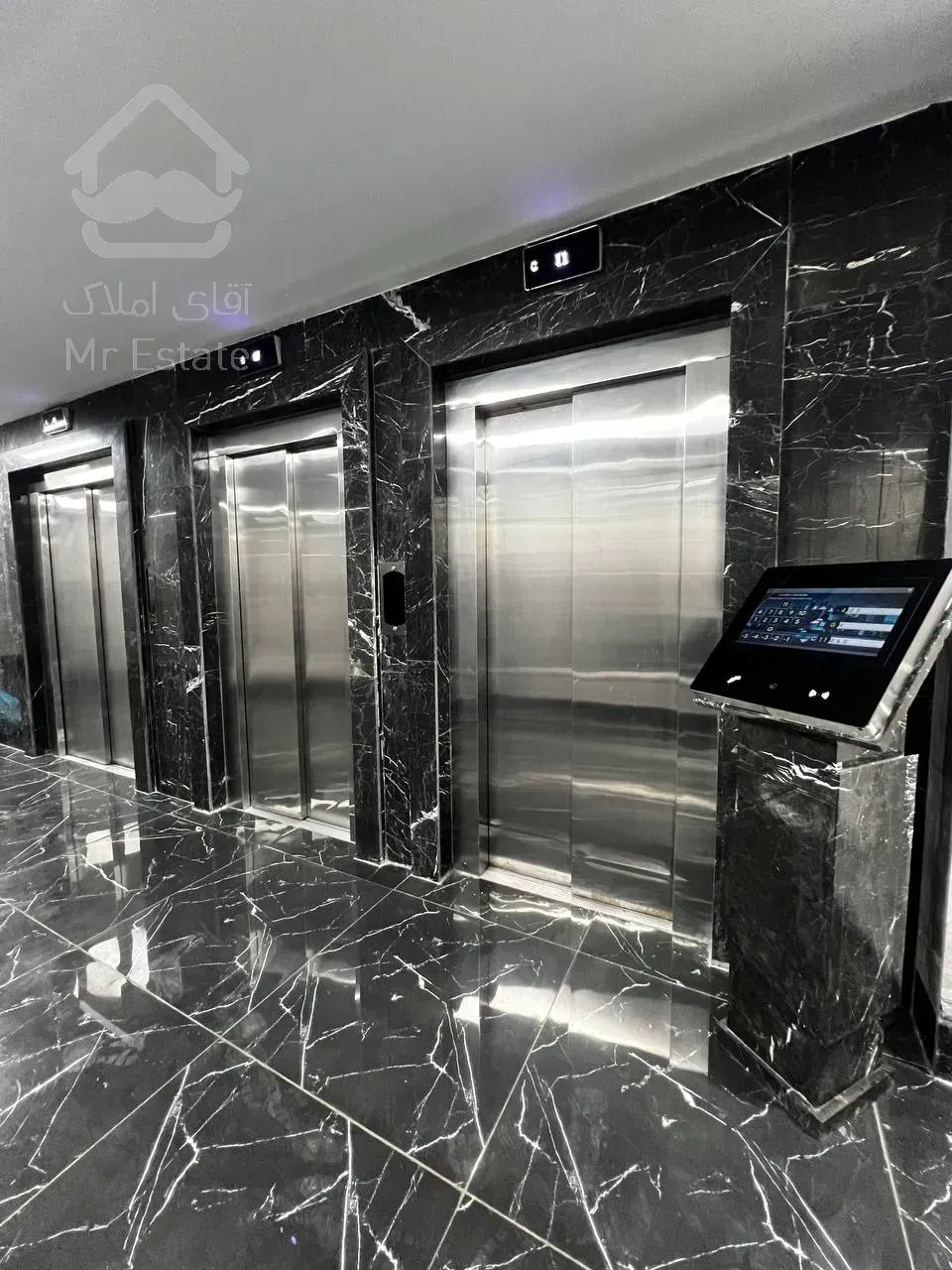 فروش واحد اداری در مجموعه رونیکاپالاس