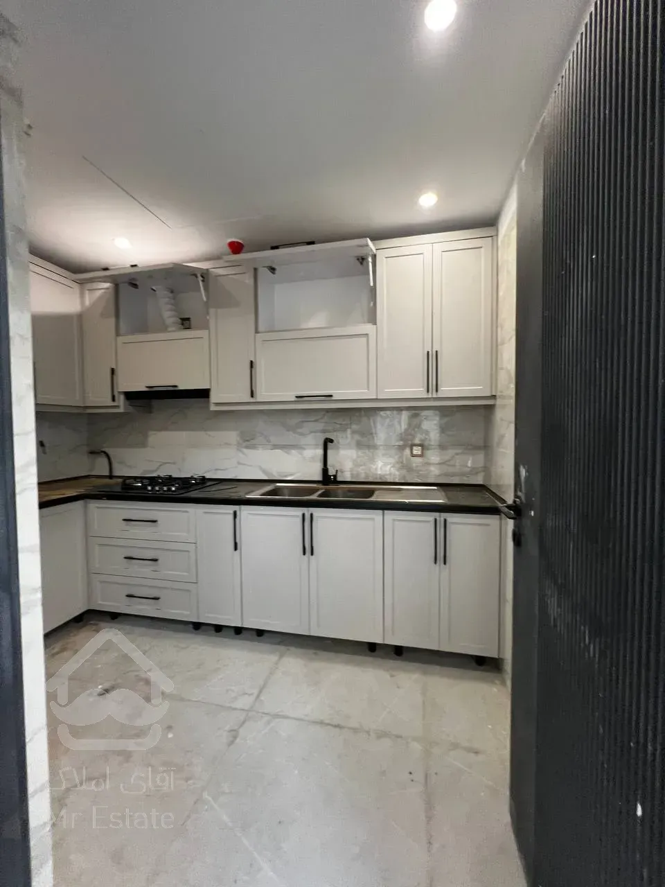 فروش واحد 82 متر پارک اداری رونیکاپالاس در پونک