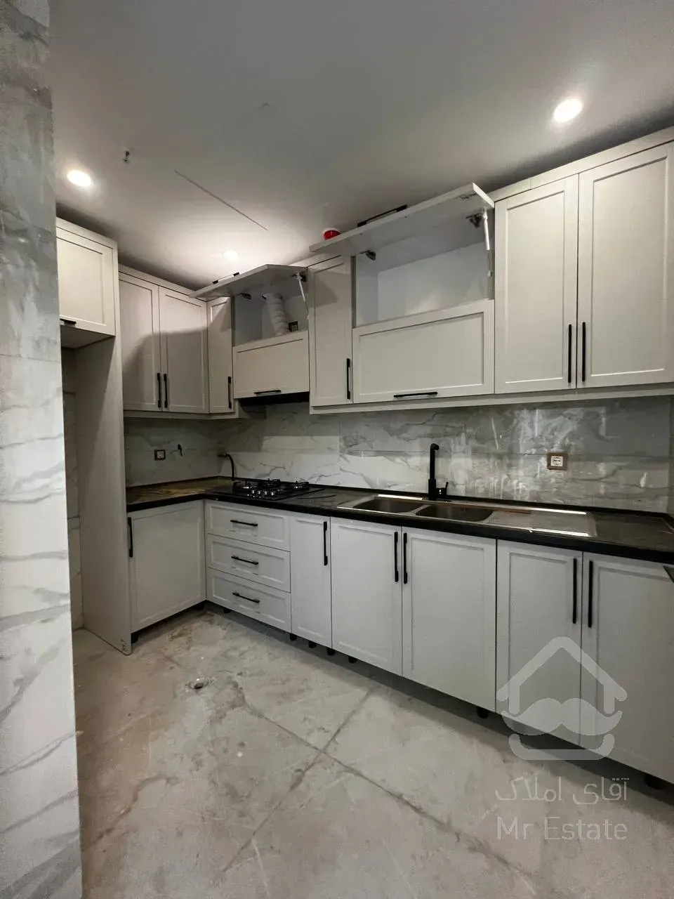 فروش واحد اداری  82 متری فلت در اشرفی اصفهانی / پارک اداری غروی