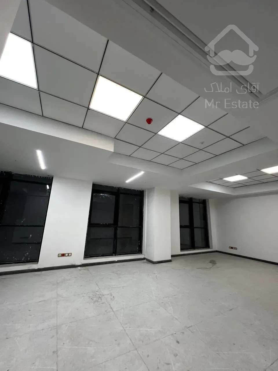 فروش اداری 82متر در پونک/دارای سند تک برگ اداری و پارکینگ/مجهز به سیستم تمام هوشمند