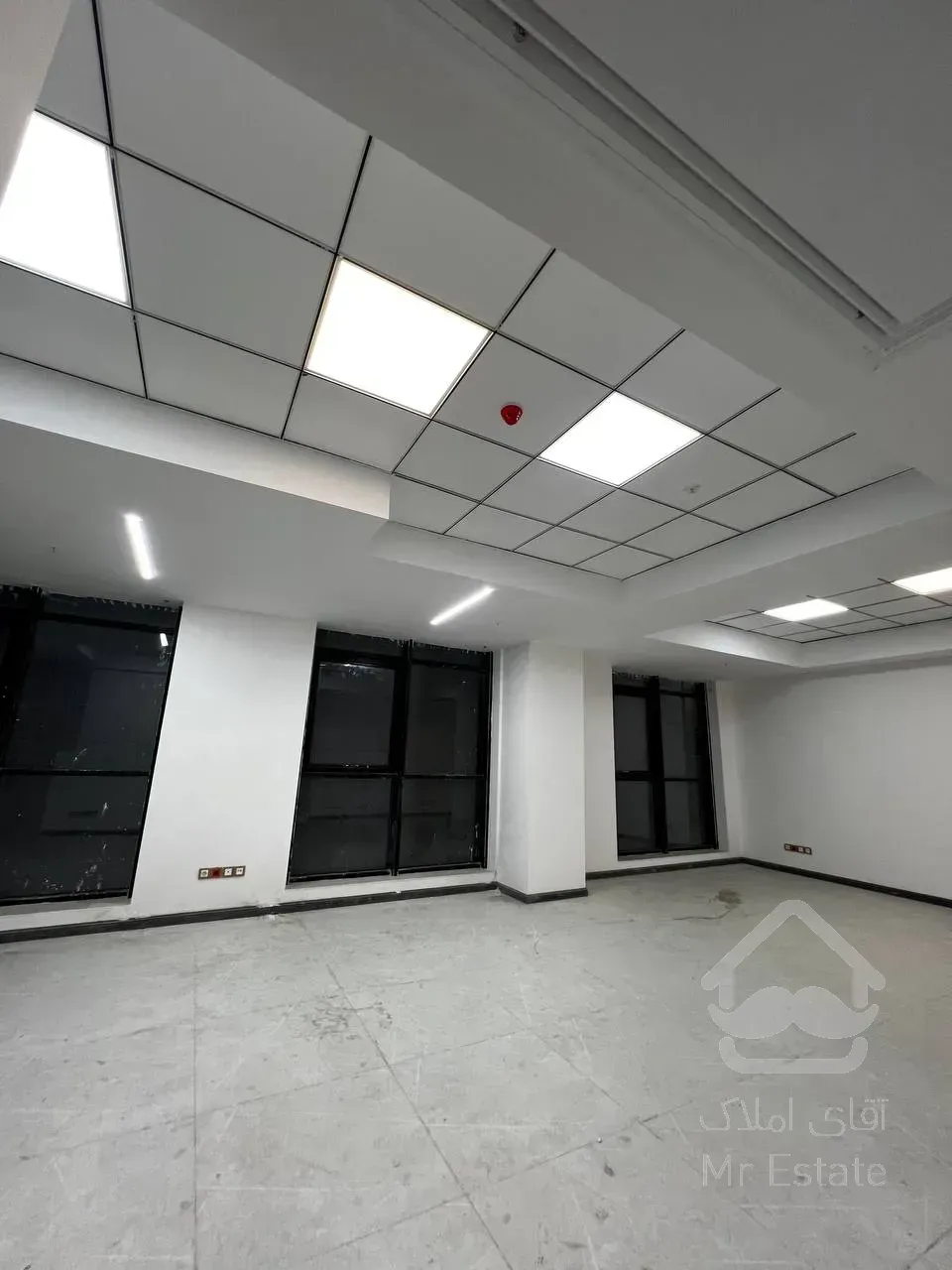 فروش اداری در پونک/169متر/سیستم تمام هوشمند/سند تک برگ  اداری/دسترسی24ساعته به واحد