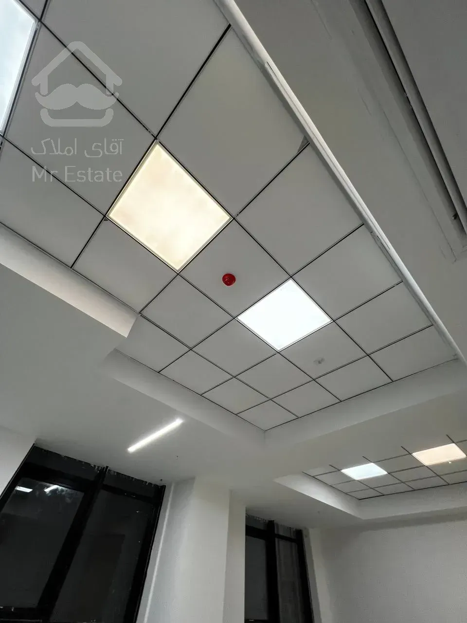 فروش اداری 84 متری با امکانات هتلینگ مناسب برای کسب و کار شما