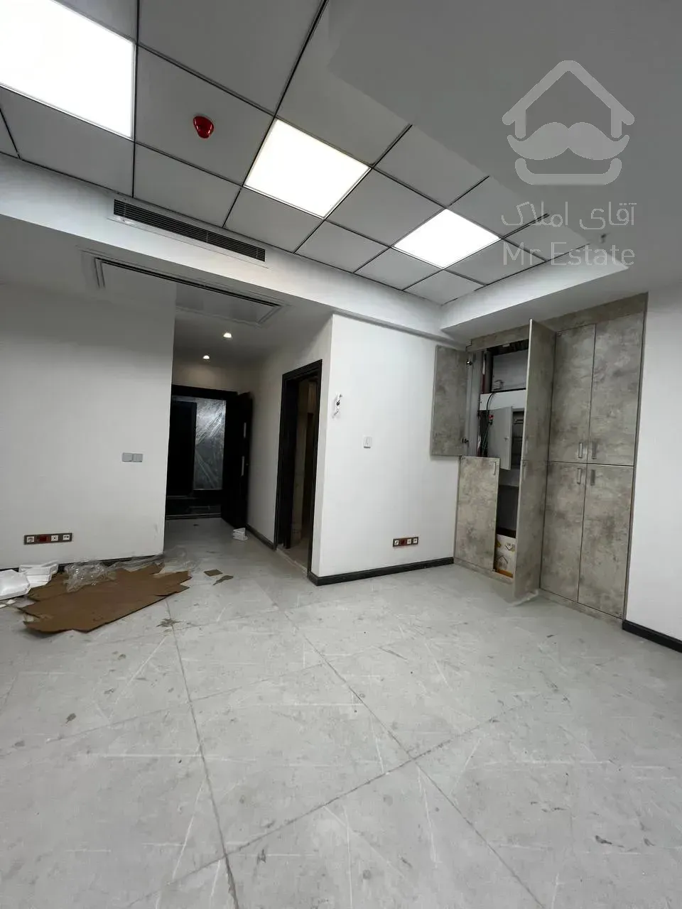 فروش اداری82متر با قیمت استثنایی و امکانات بالا در تنها پارک اداری در ایران