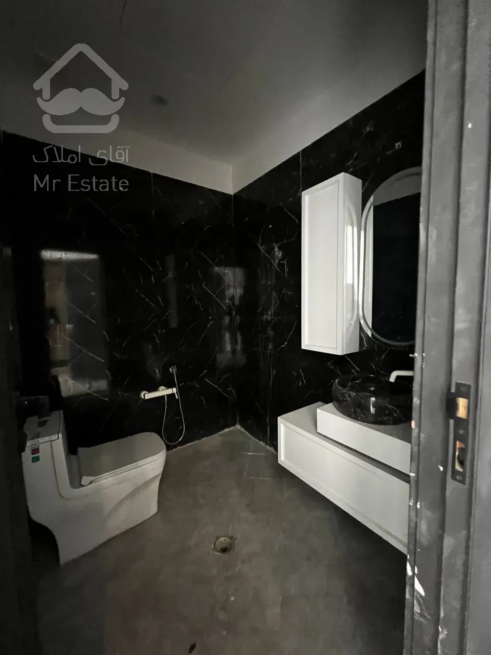 فروش واحد اداری  82 متری فلت در اشرفی اصفهانی / پارک اداری غروی