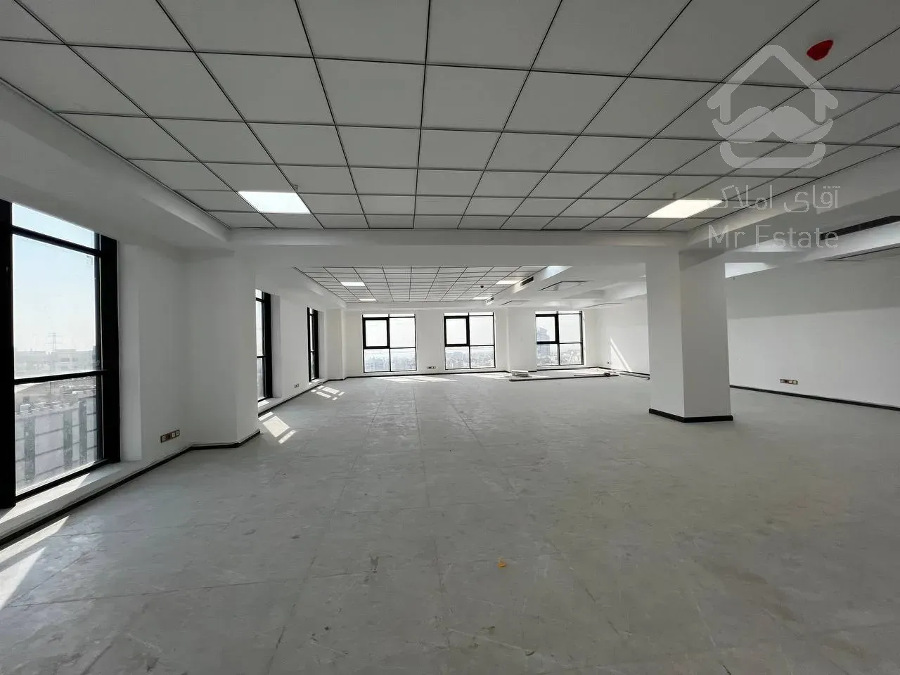 فروش اداری در پونک/197متر/سیستم تمام هوشمند/سند تک برگ  اداری/دسترسی24ساعته به واحد