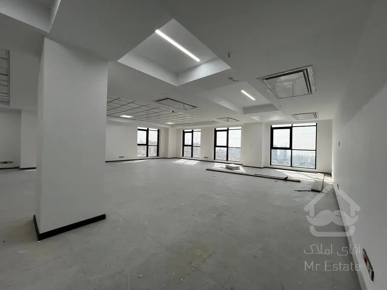 فروش اداری 219متر با قیمت استثنایی و امکانات بالا در تنها پارک اداری در ایران