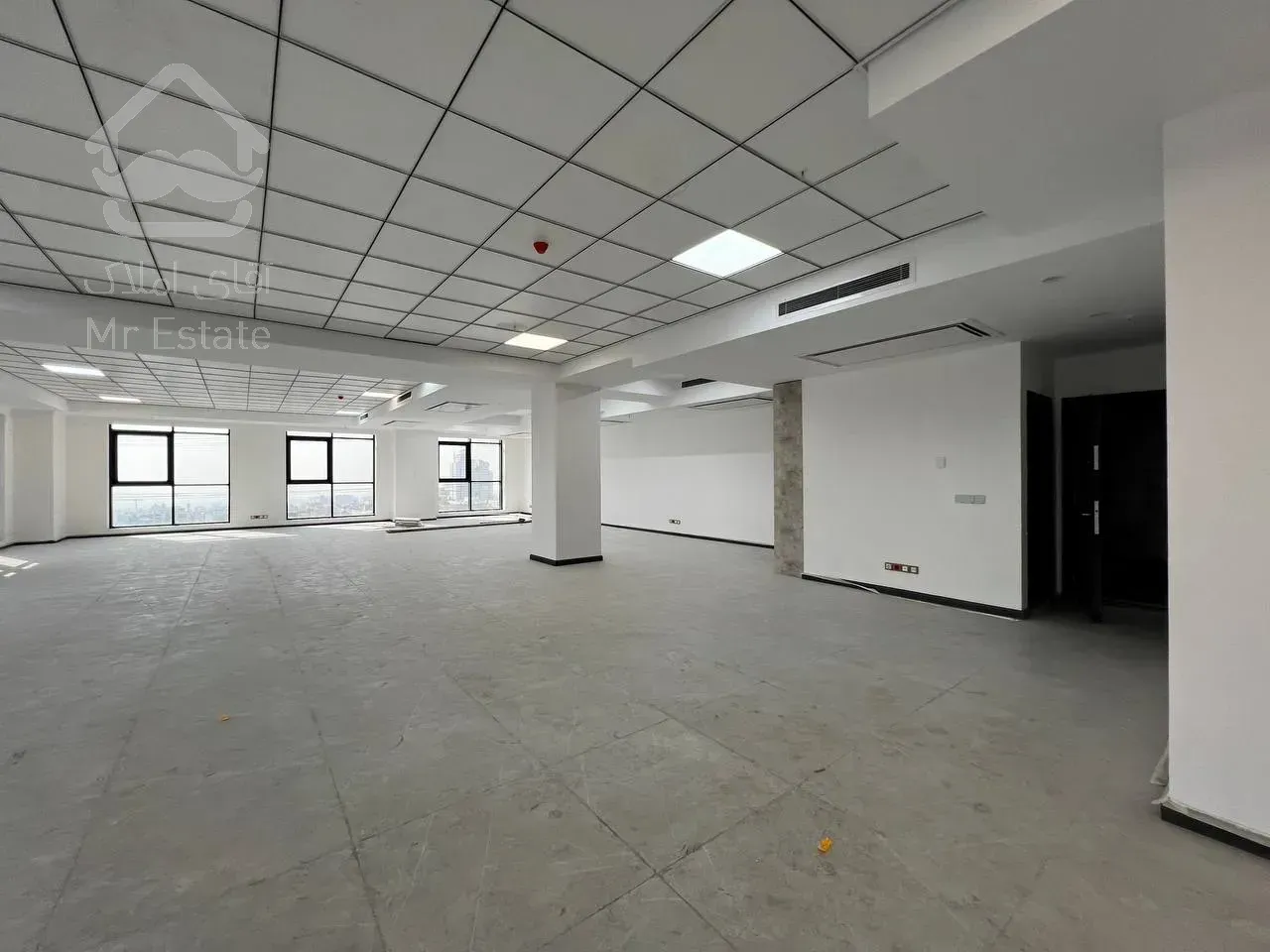 فروش اداری 82متر با قیمت استثنایی و امکانات بالا در تنها پارک اداری در ایران