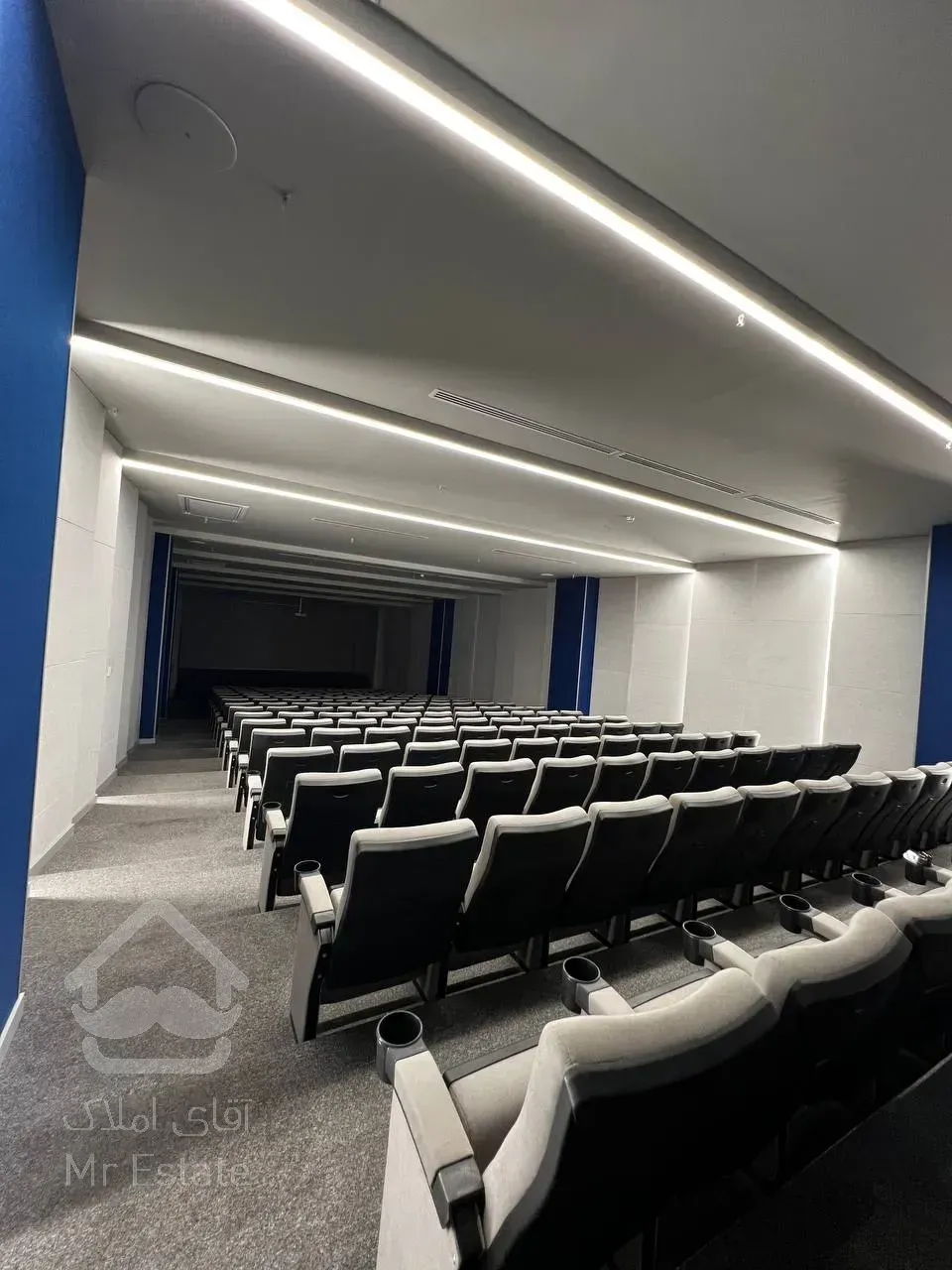 فروش اداری 84 متری با امکانات هتلینگ مناسب برای کسب و کار شما