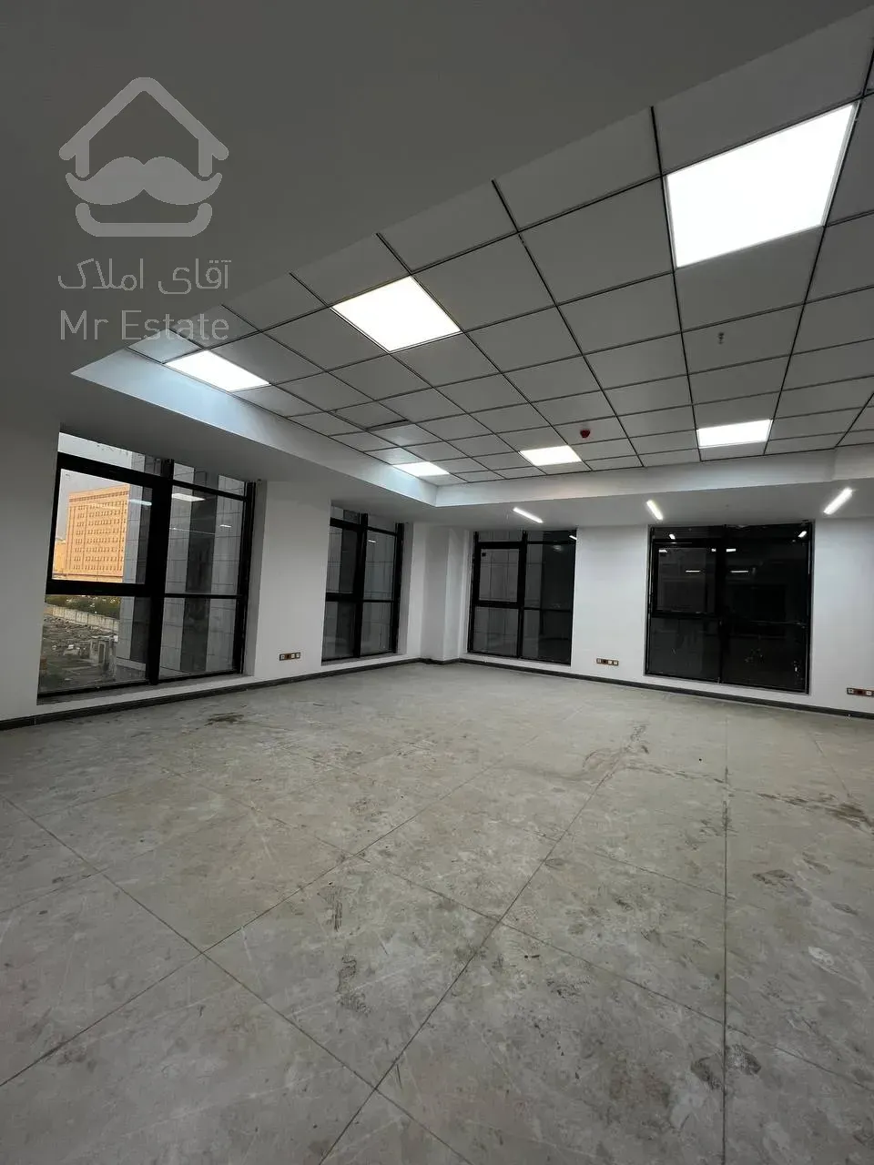 فروش اداری در پونک/127متر/سیستم تمام هوشمند/سند تک برگ  اداری/دسترسی24ساعته به واحد