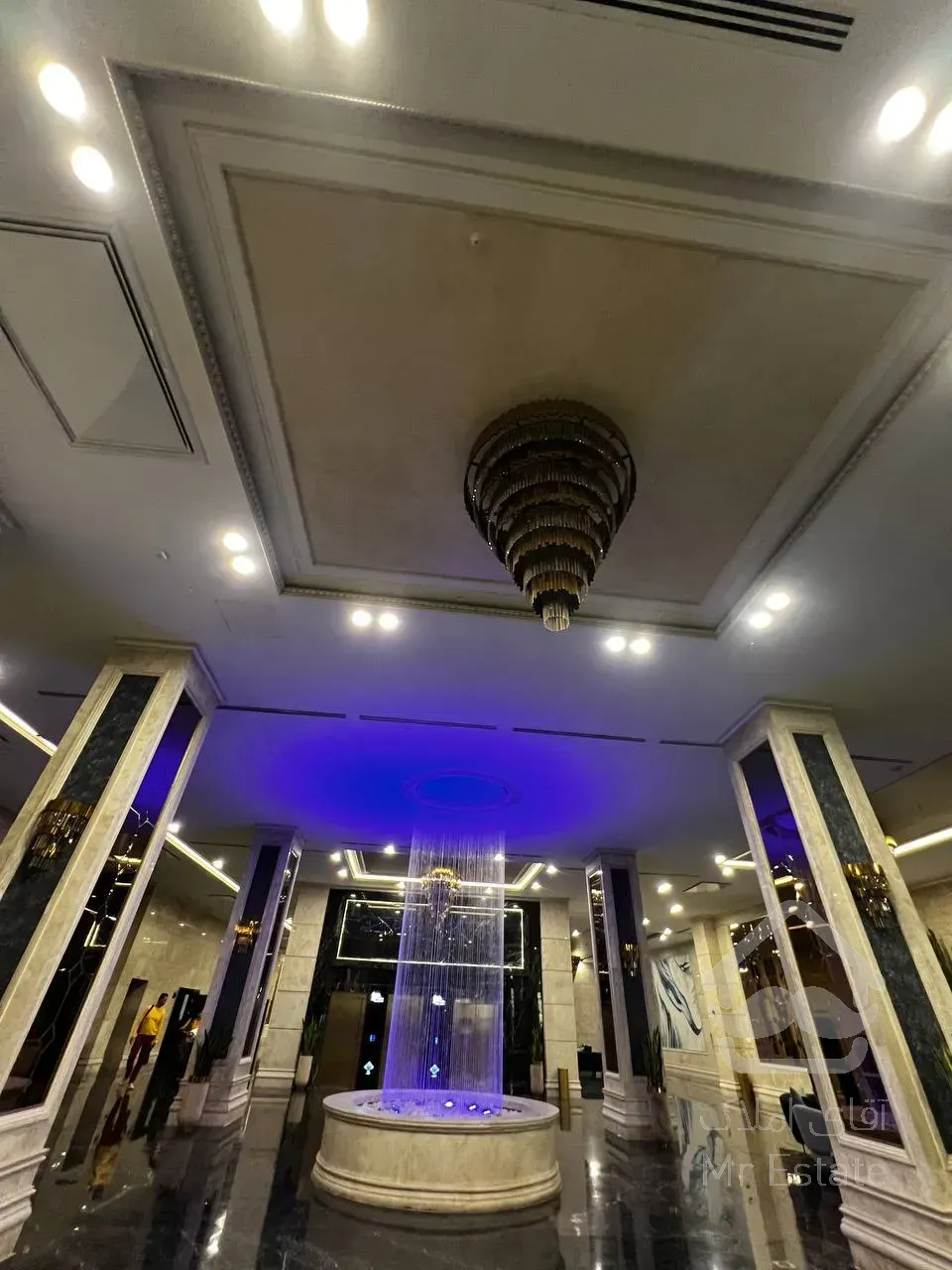 پیش فروش واحد 30متر در برج تجاری میرزابابایی