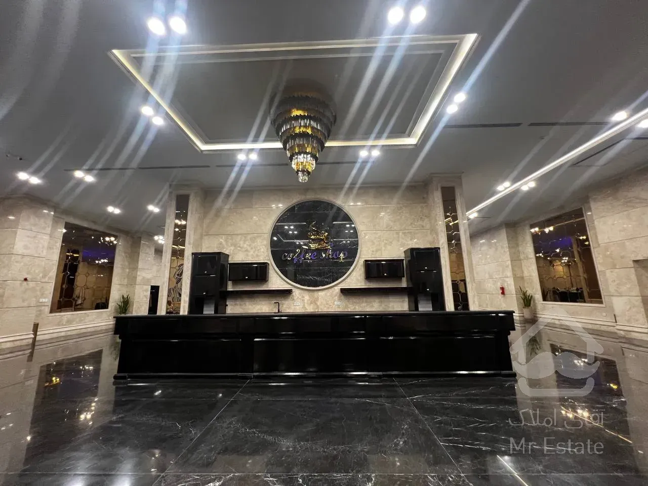 فروش واحد اداری در پونک/190متر ویودار /غرق درنور/سند تک برگ اداری/موقعیت عالی