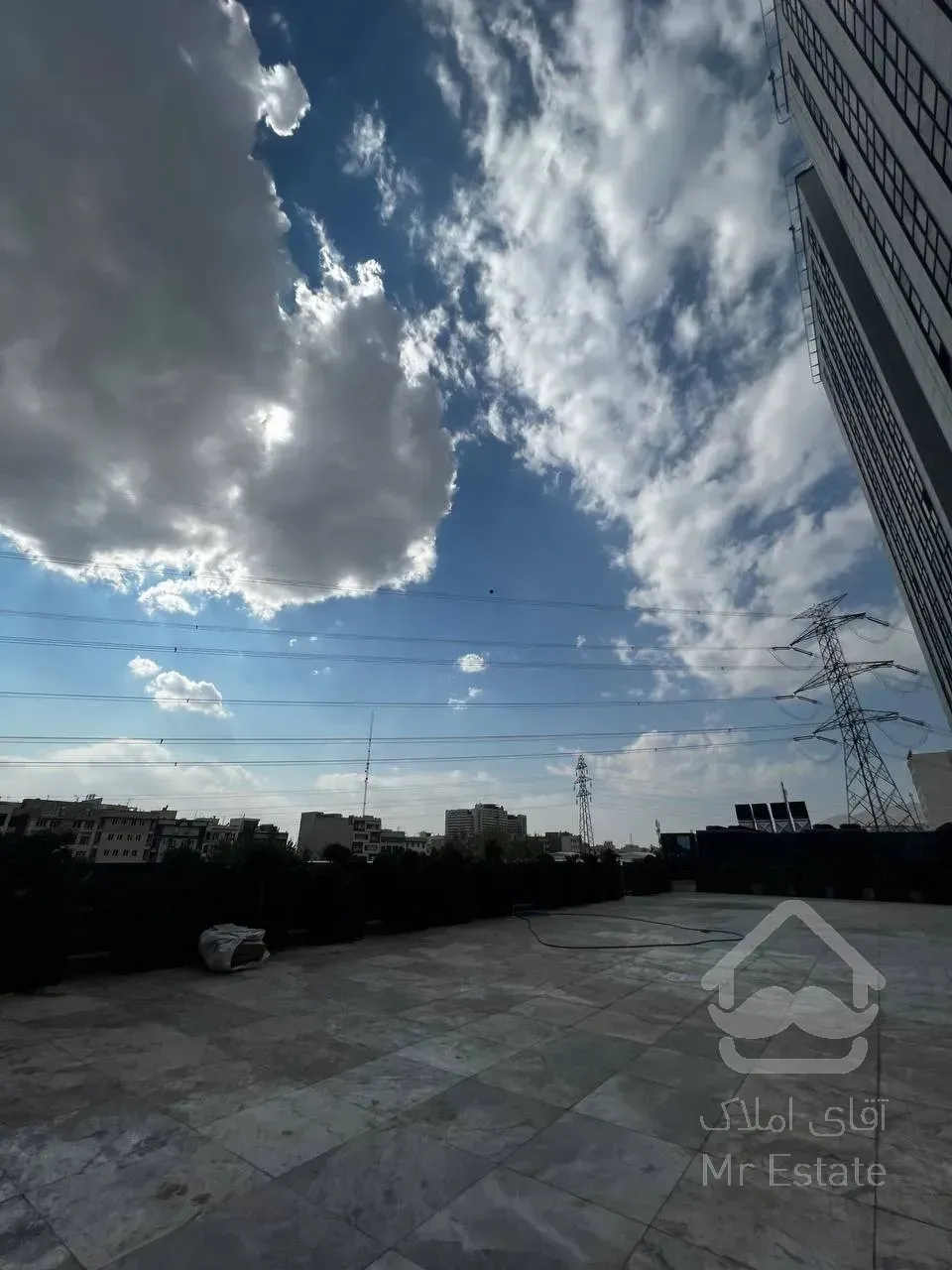 فروش اداری در پونک/197متر/سیستم تمام هوشمند/سند تک برگ  اداری/دسترسی24ساعته به واحد