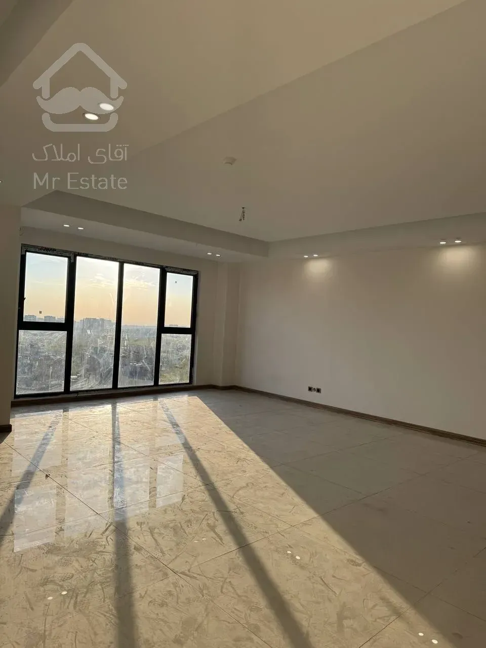 خانه ۱۱۶ متری در شرق تهران با استخر و بیلیارد | پروژه لاله