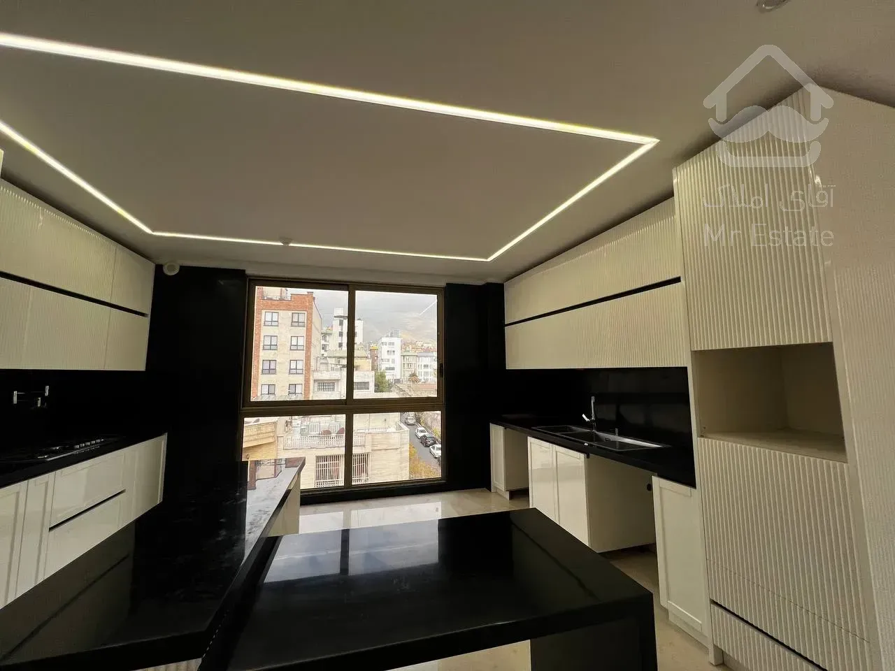 فروش آپارتمان نوساز 5 طبقه به همراه دو باب مغازه به صورت یکجا رونیکا پالاس سئول