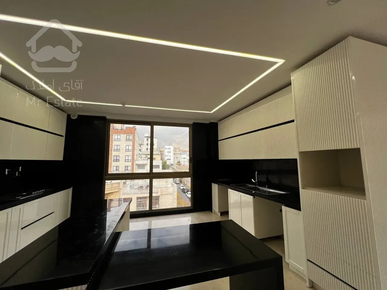 پیش فروش 230 متری سه خواب برج مجلل