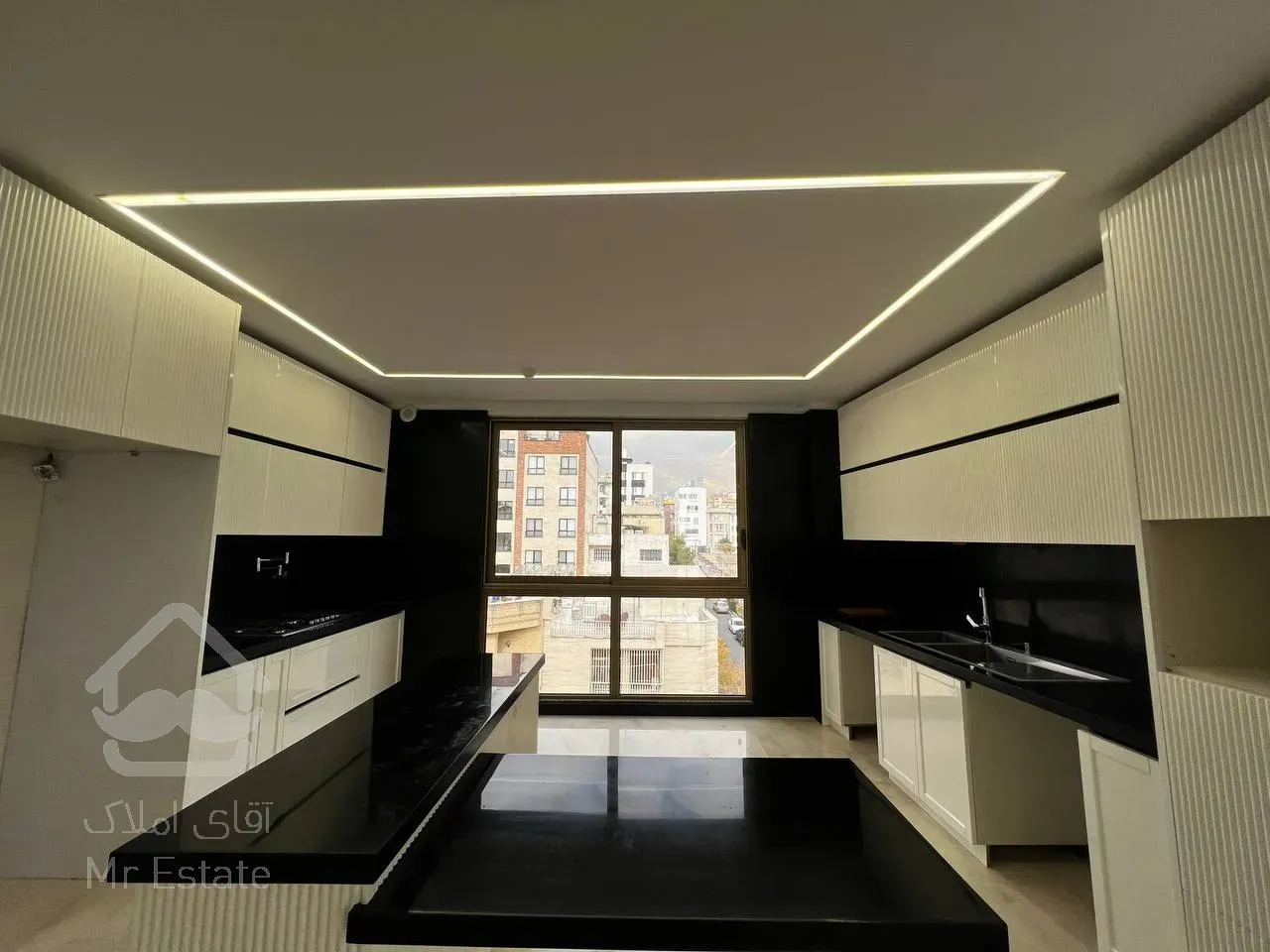 فروش آپارتمان 5 طبقه همراه دو باب مغازه به صورت یکجا در رونیکا پالاس سئول