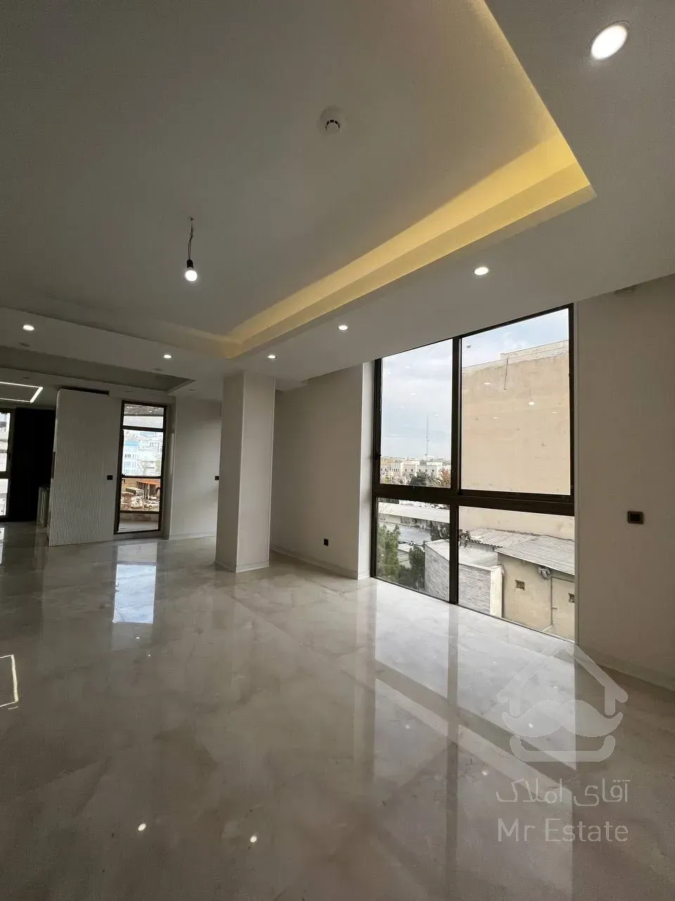 پیش فروش آپارتمان دوخوابه لوکس در طبقه بیستم برج رونیکاپالاس دردشت