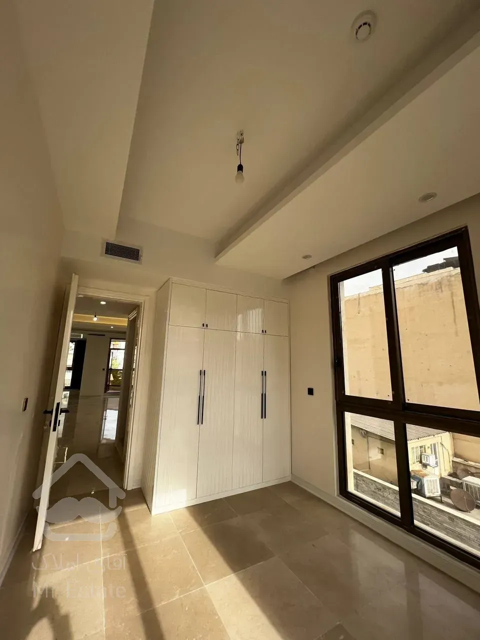 پیش فروش آپارتمان دوخوابه لوکس در طبقه بیستم برج رونیکاپالاس دردشت