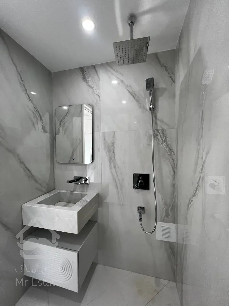 فروش کلی مجموعه رونیکاپالاس در سئول