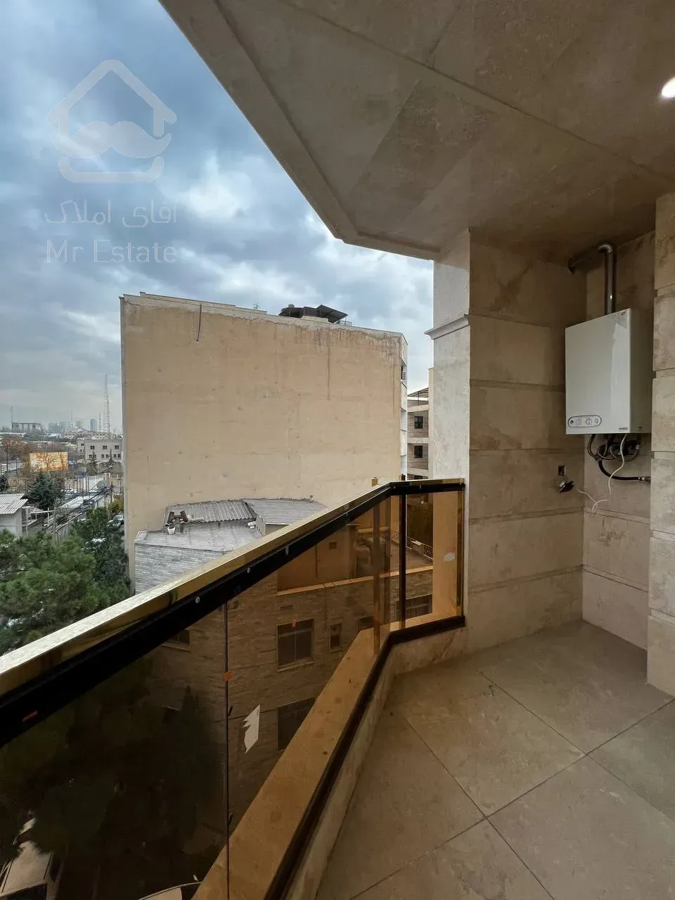 فروش آپارتمان 5 طبقه به همراه دو باب مغازه در رونیکا پالاس سئول