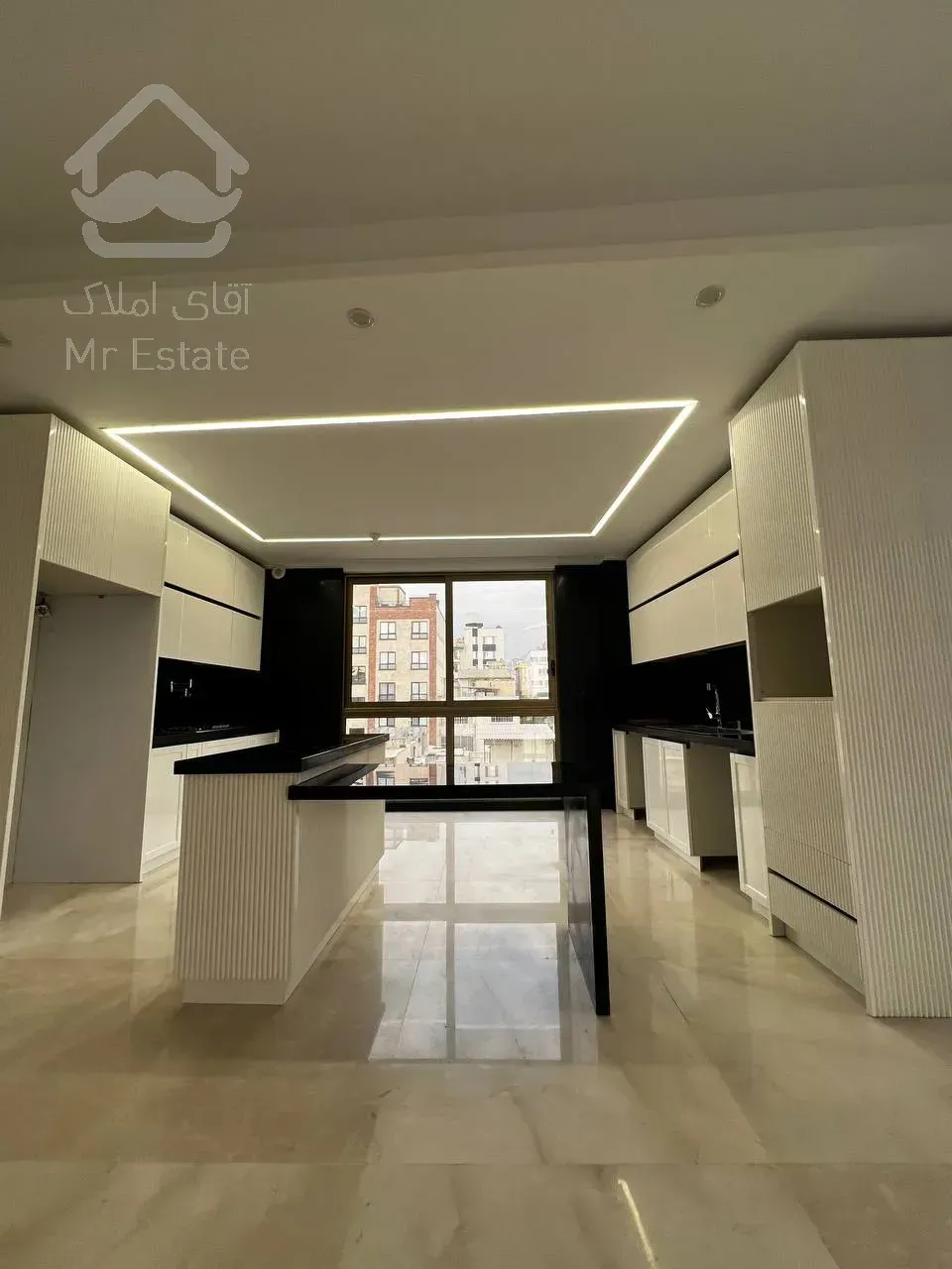 فروش اپارتمان اکازیون همراه با 2 واحد تجاری