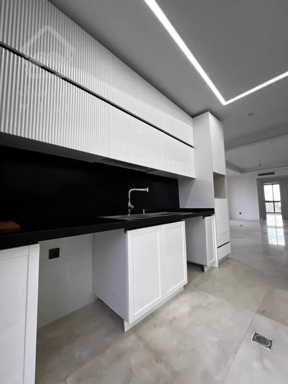 فروش کلی مجموعه رونیکاپالاس در سئول