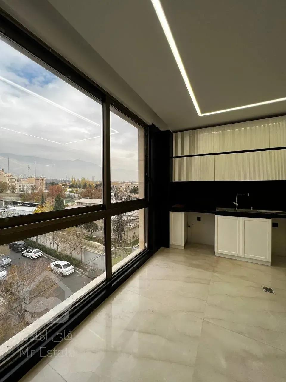 فروش دو باب مغازه به همراه برج 5 طبقه در رونیکا پالاس سئول