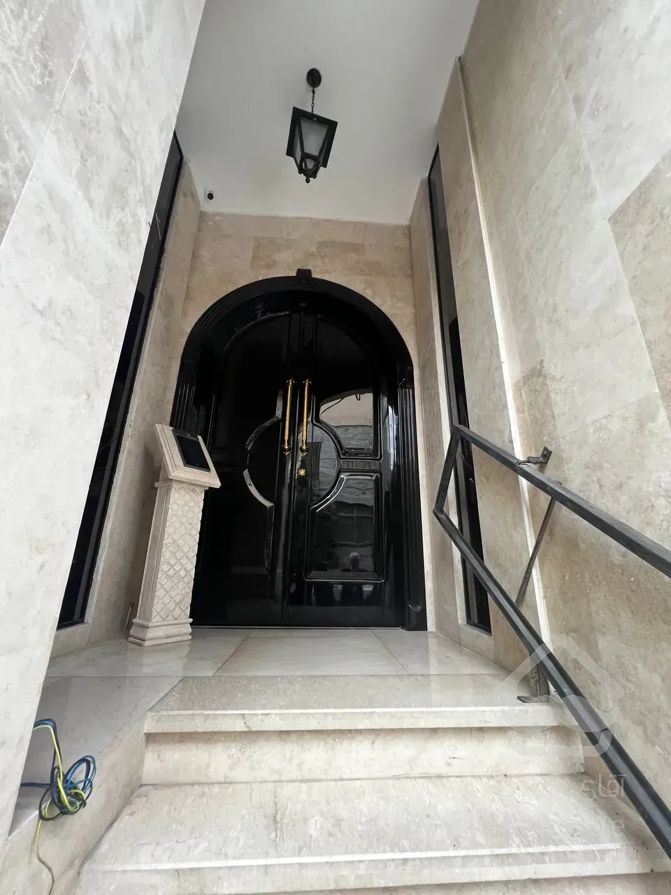 فروش آپارتمان دو خواب در 5 طبقه مجزا همراه با دو باب مغازه در رونیکا پالاس سئول