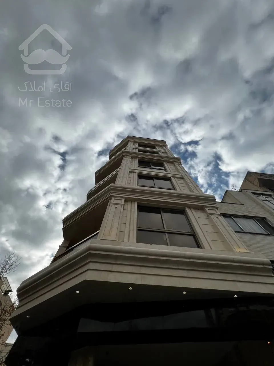 فروش واحد111متری در بهترین نقطه منطقه 3