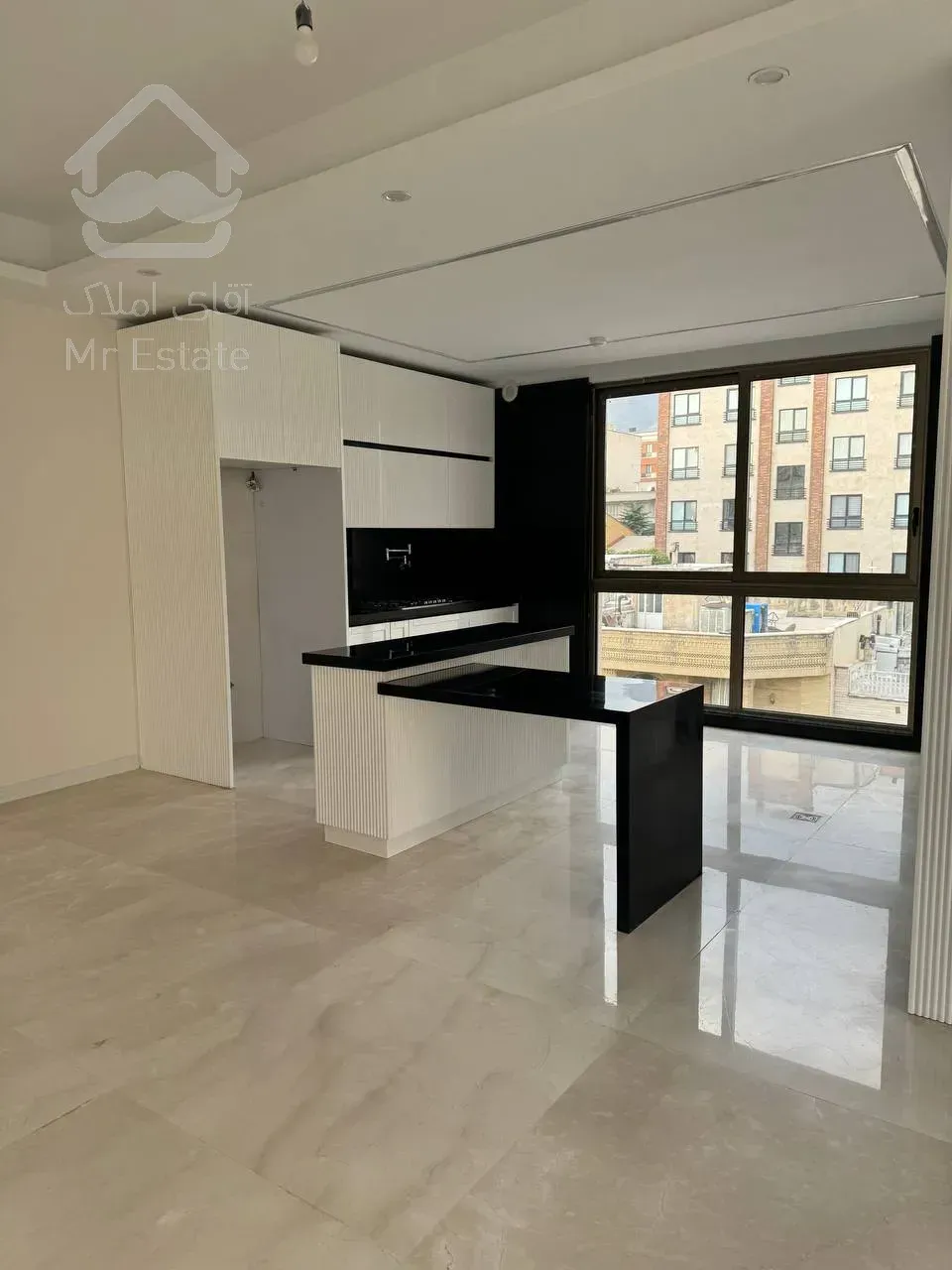 فروش ساختمان 5 طبقه لوکس تک واحدی به همراه 2 واحد مغازه به صورت یکجا به فروش میرسد