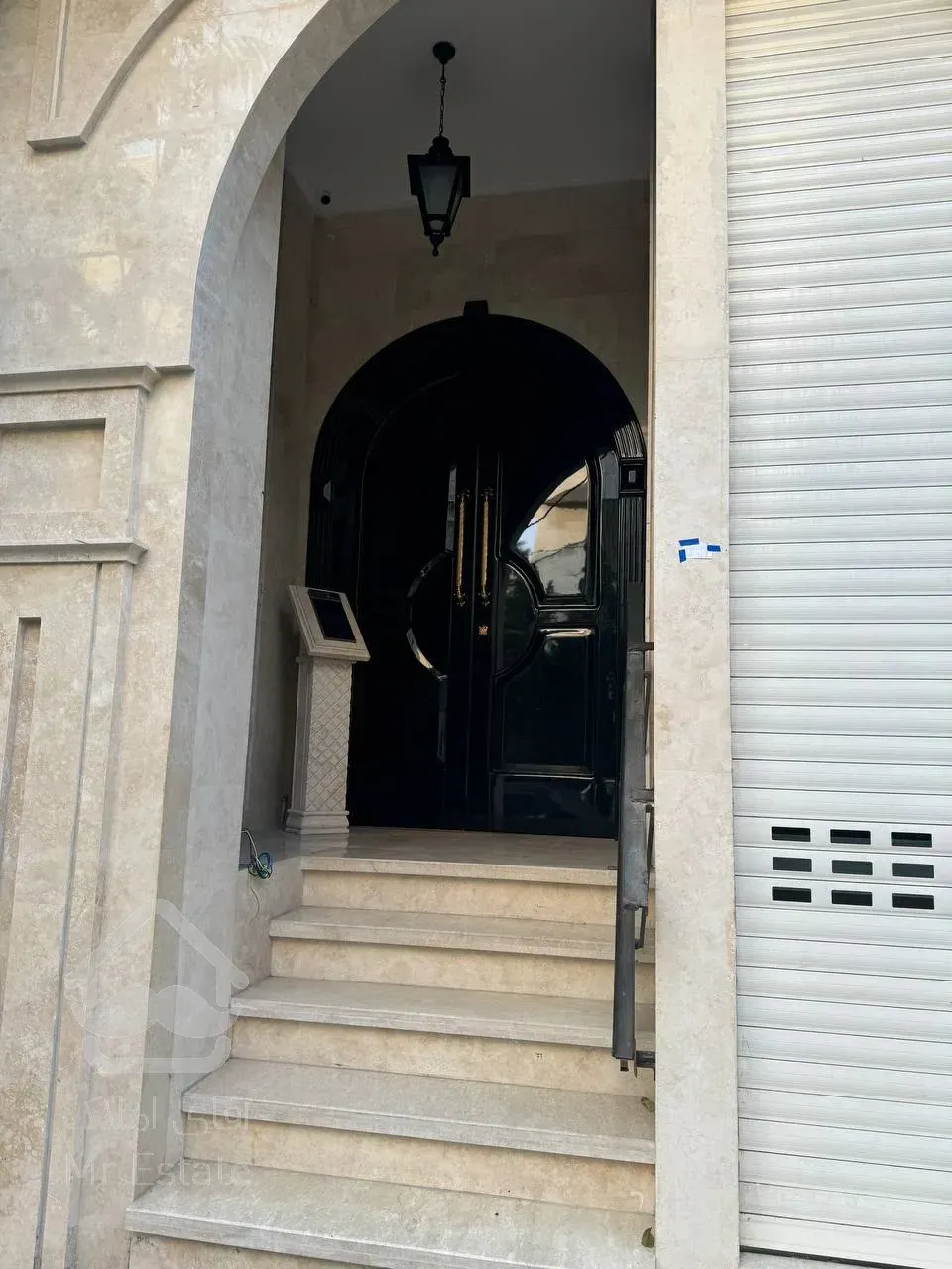 فروش یکجا اپارتمان 5 طبقه به همراه دو باب مغازه