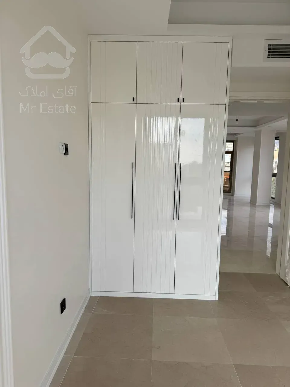 فروش یکجا اپارتمان 5 طبقه به همراه دو باب مغازه