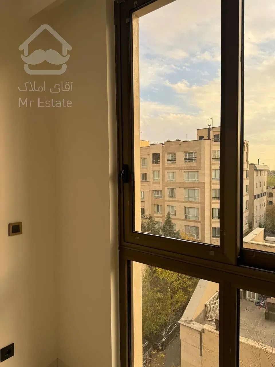 فروش به صورت یکجا اپارتمان 5 به همراه 2 واحد مغازه سئول