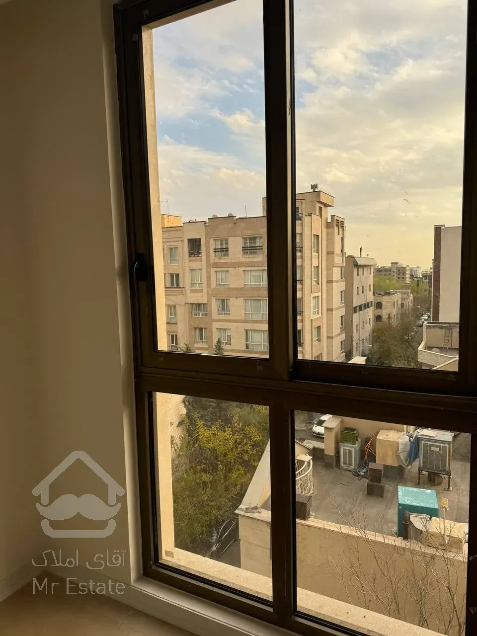 فروش به صورت یکجا اپارتمان 5 به همراه 2 واحد مغازه سئول