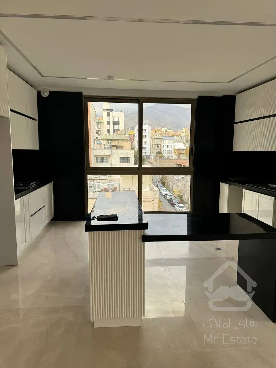 فروش یکجا اپارتمان 5 طبقه به همراه دو باب مغازه