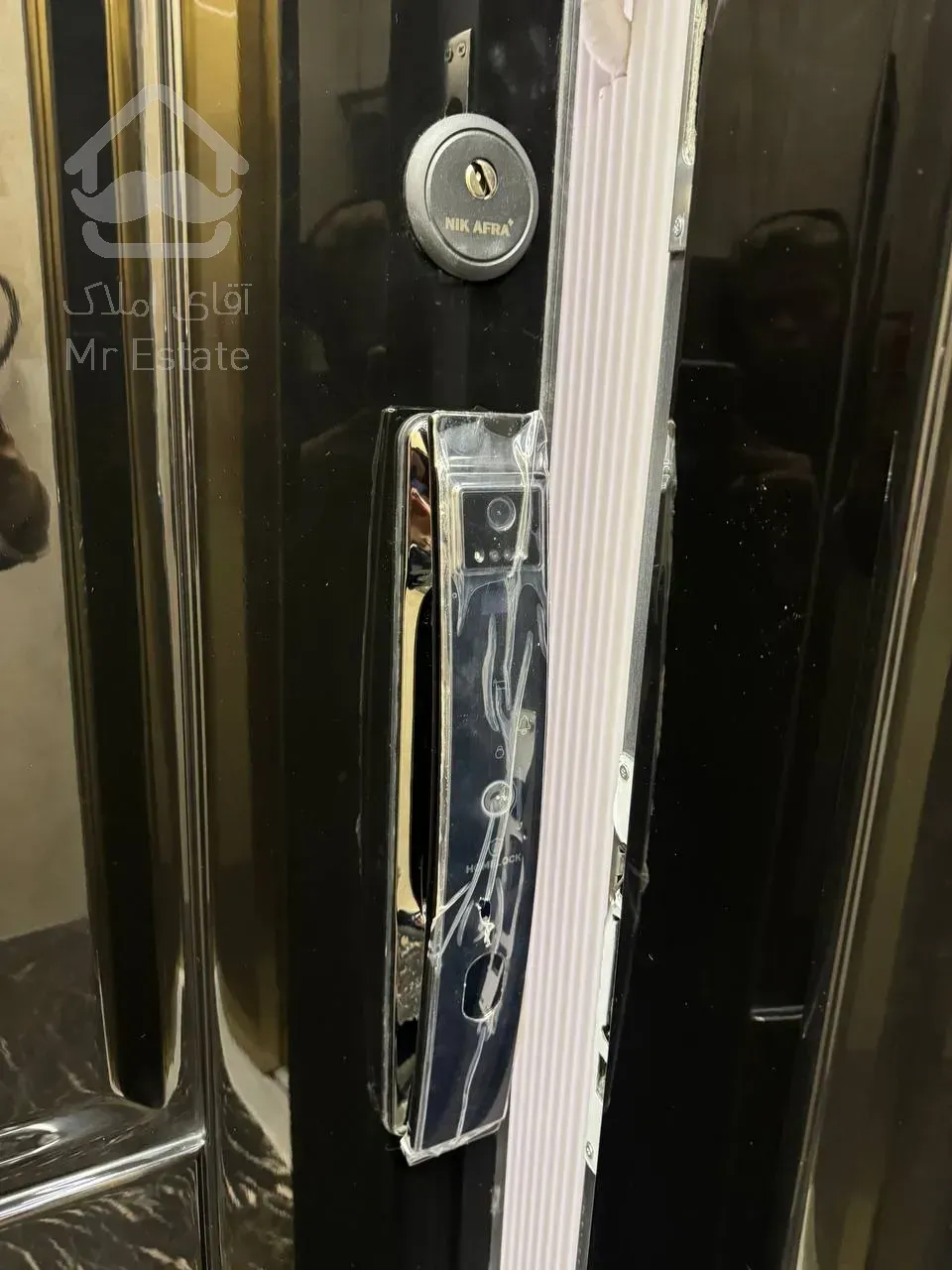 فروش یکجا  اپارتمان 5 واحدی مدرن سئول به همراه 2 باب مغازه