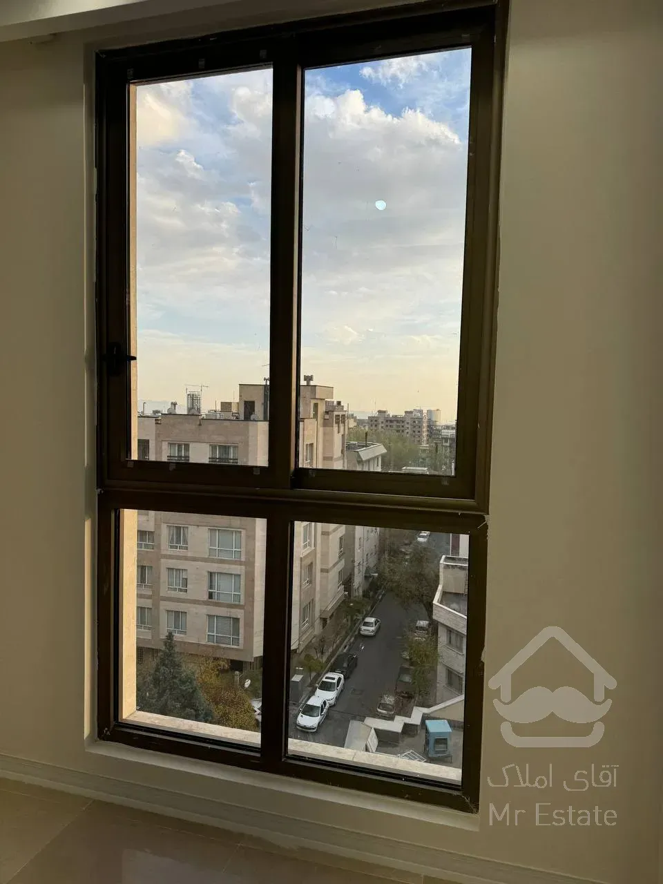 فروش یکجا اپارتمان 5 طبقه مسکونی لوکس به همراه 2 باب مغازه