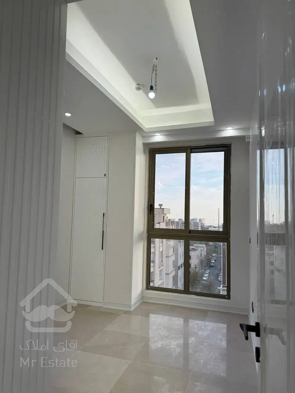 فروش یکجا اپارتمان 5 طبقه مسکونی لوکس به همراه 2 باب مغازه