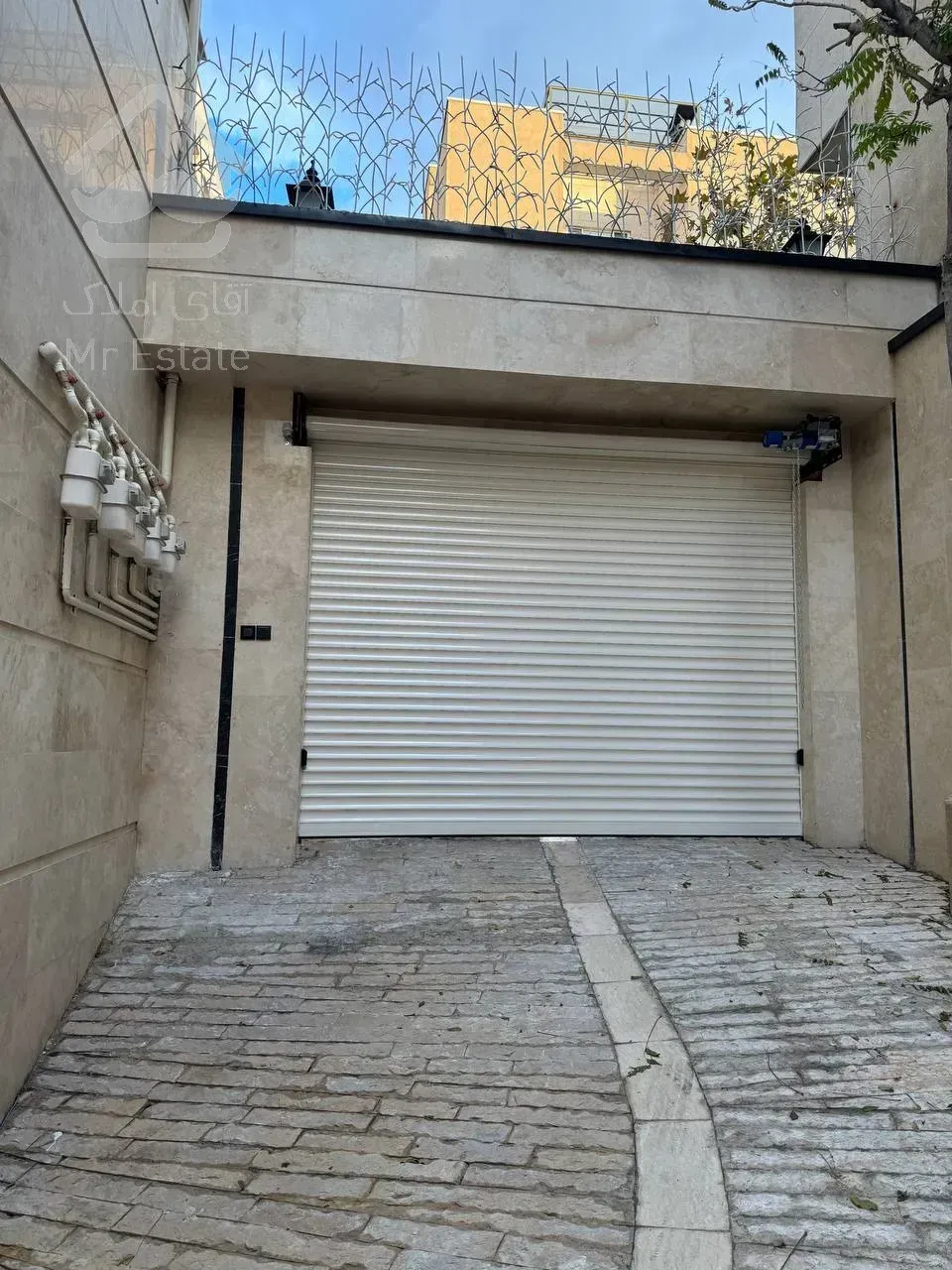 فروش یکجا اپارتمان 5 طبقه مسکونی لوکس به همراه 2 باب مغازه