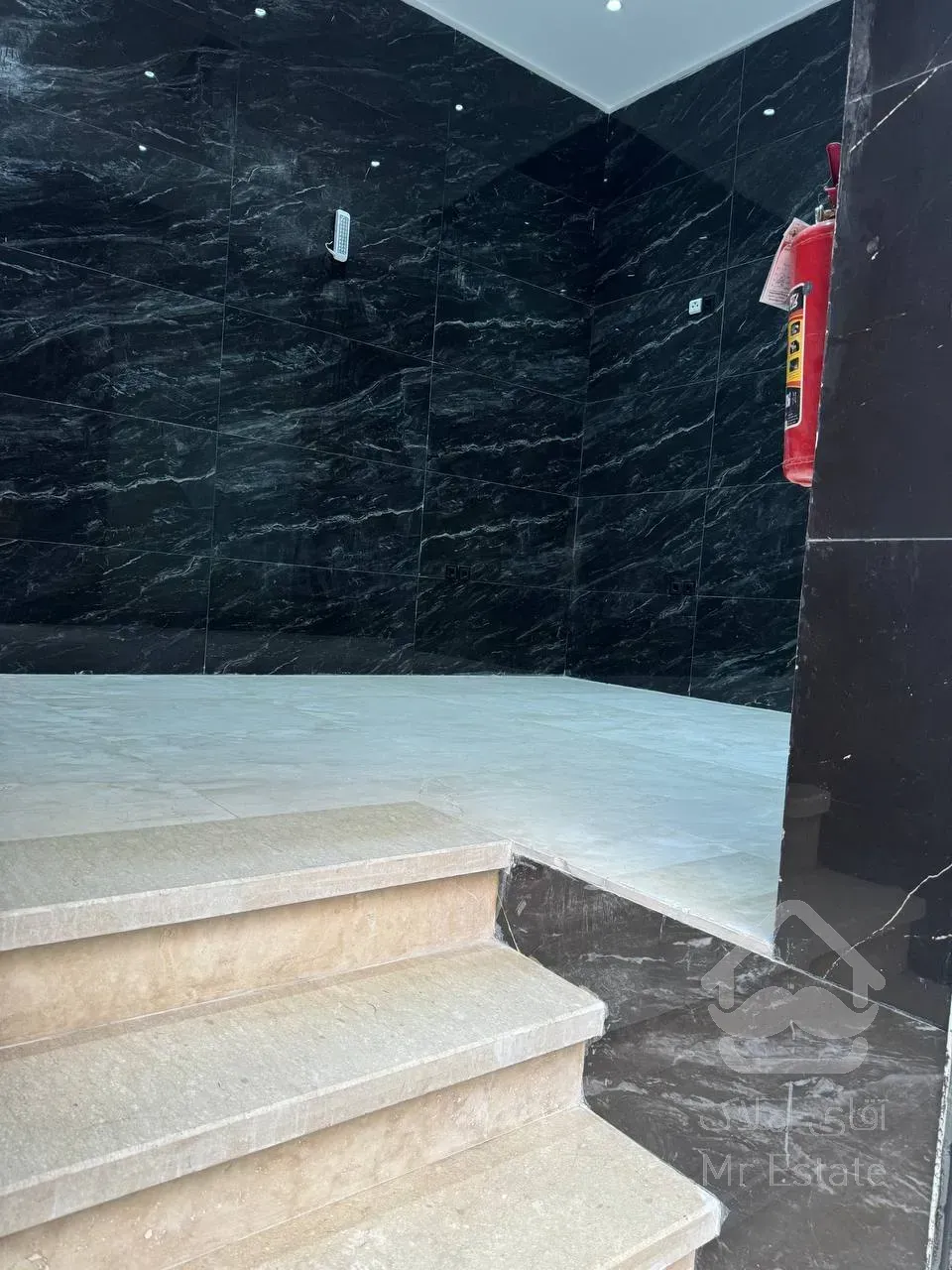 فروش یکجا  اپارتمان 5 واحدی مدرن سئول به همراه 2 باب مغازه