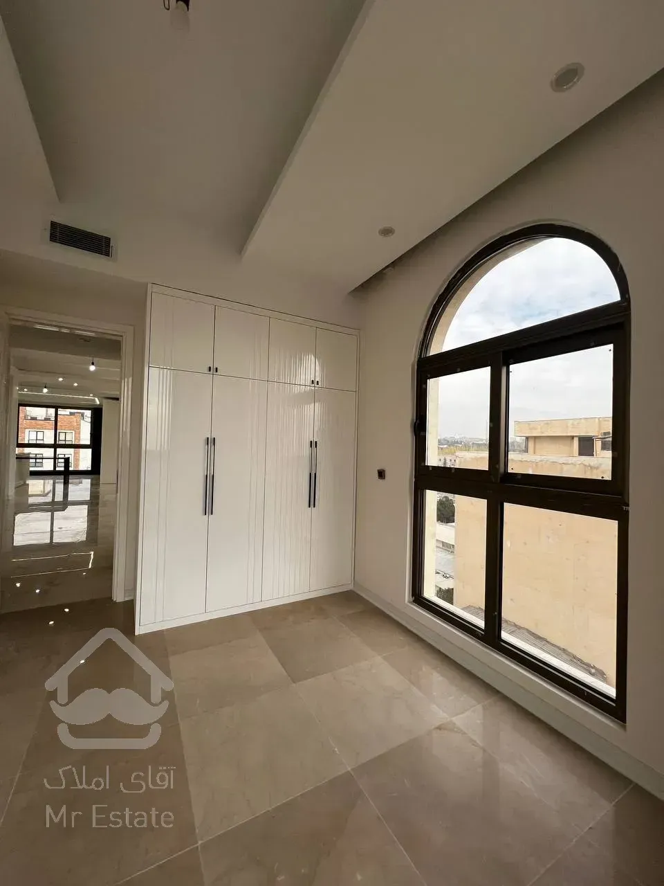 فروش آپارتمان نوساز 5 طبقه به همراه دو باب مغازه به صورت یکجا رونیکا پالاس سئول