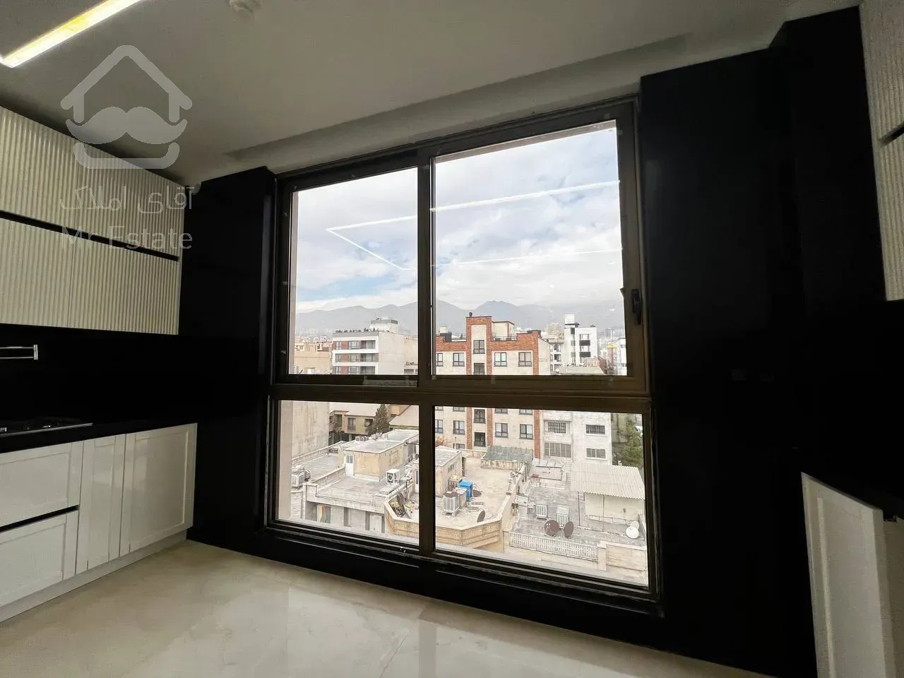 فروش آپارتمان نوساز 5 طبقه به همراه دو باب مغازه به صورت یکجا رونیکا پالاس سئول