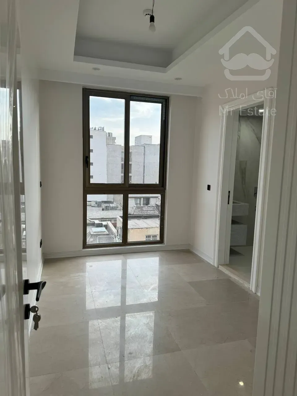 فروش به صورت یکجا ساختمان 5 طبقه تک واحدی 111 متری لوکس