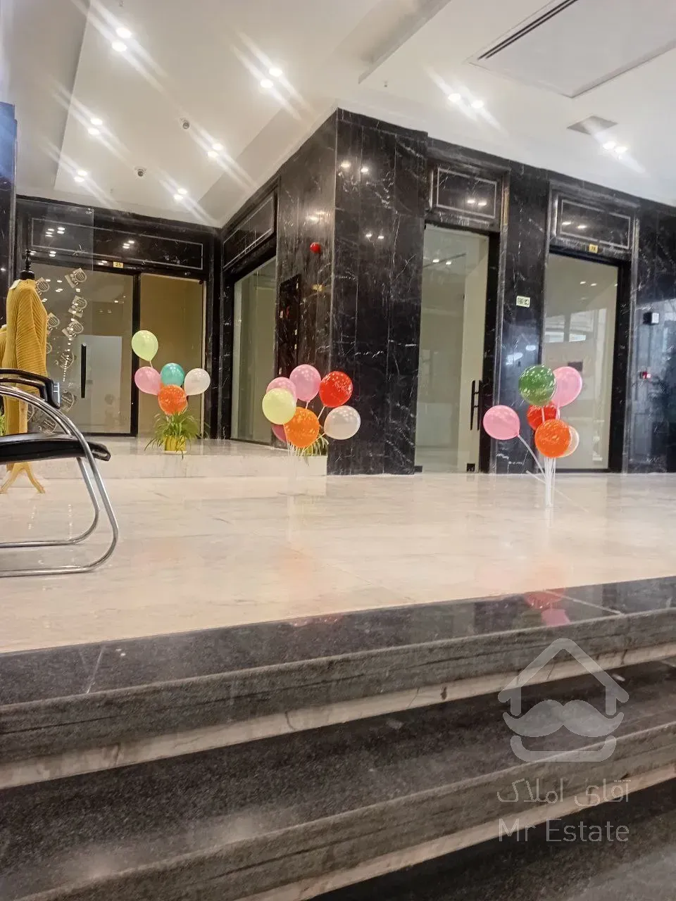 رهن و اجاره واحد تجاری 20متری در مرکز رونیکا مال هروی