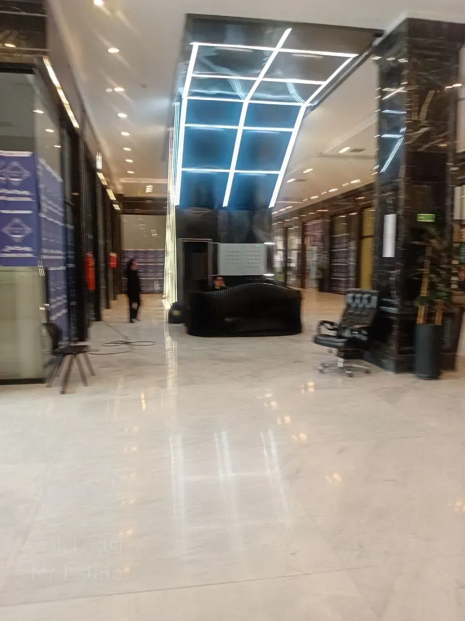 رهن و اجاره واحد تجاری 20متری در مرکز رونیکا مال هروی