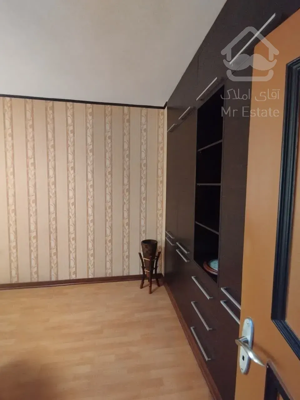 اجاره موقعیت اداری      80متر      میدان آرژانتین