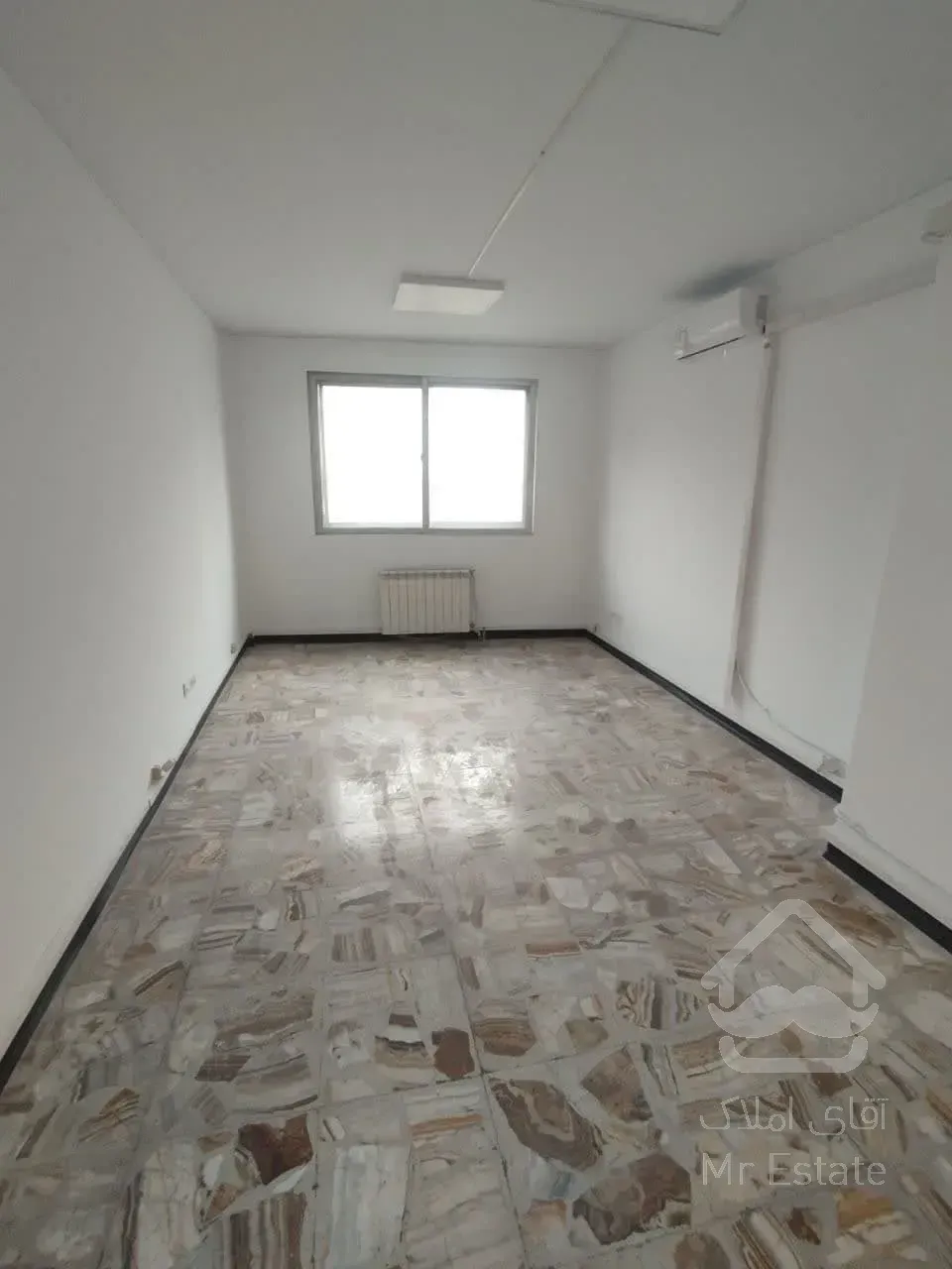 اجاره موقعیت اداری    270متر     وزرا