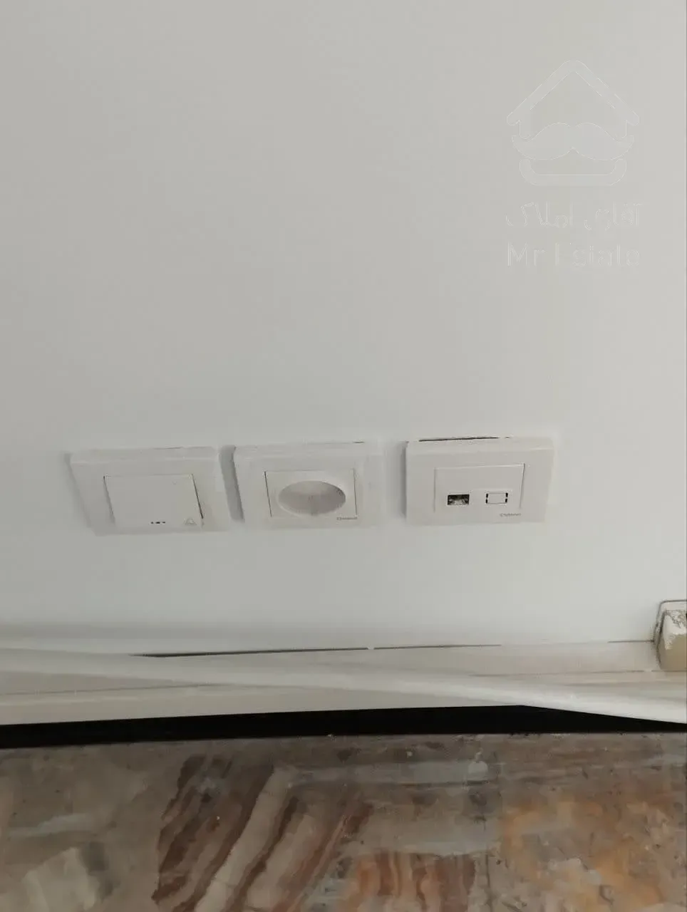 اجاره موقعیت اداری    270متر     وزرا