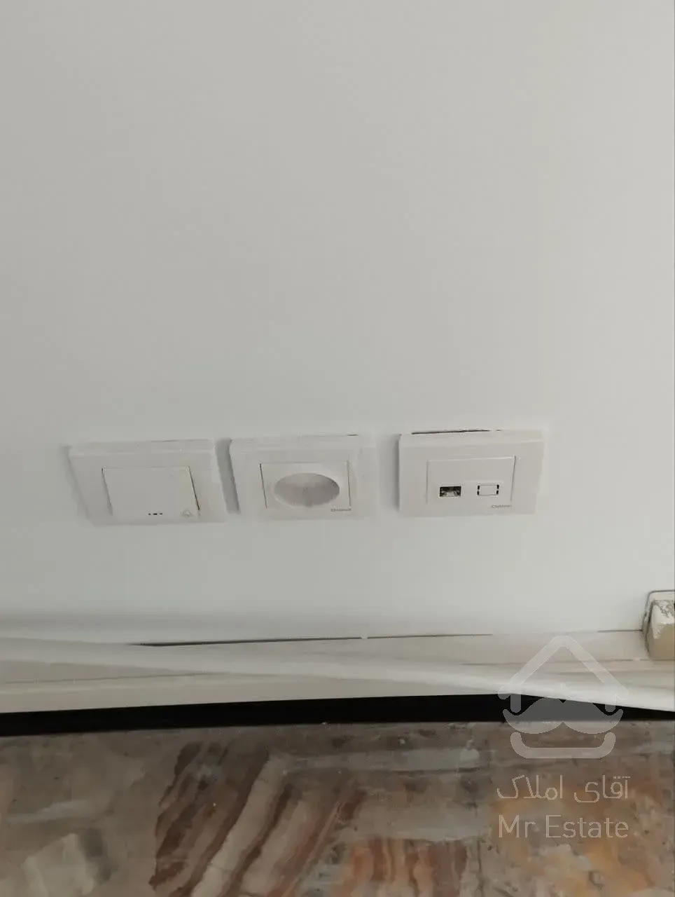 اجاره سنداداری      244 متر در چند واحد      وزرا