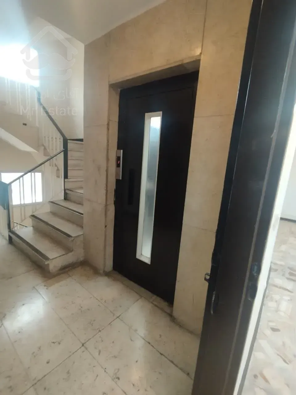 اجاره سنداداری      244 متر در چند واحد      وزرا